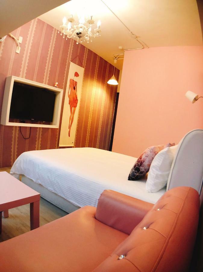 Apartamento Traveler Station R15 Kaohsiung Exterior foto